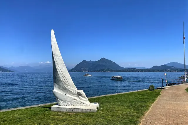 Gino Corsanini: Segelboot (Stresa), 2007 | Foto: Copyright Margot Klütsch