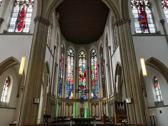 Hier ein Blick in den Altarraum von St. Ludger Duisburg-Neudorf.
Foto: Katholische Stadtkirche Duisburg