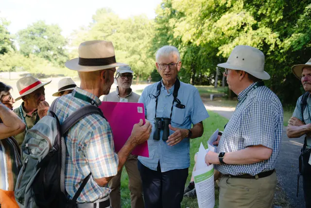 Dr. Peter Roth (links) im Gespräch mit Jürgen Resch (Mitte) und Dr. Dietmar Kuhlmann (rechts). | Foto: Fisima Tente Fotografie