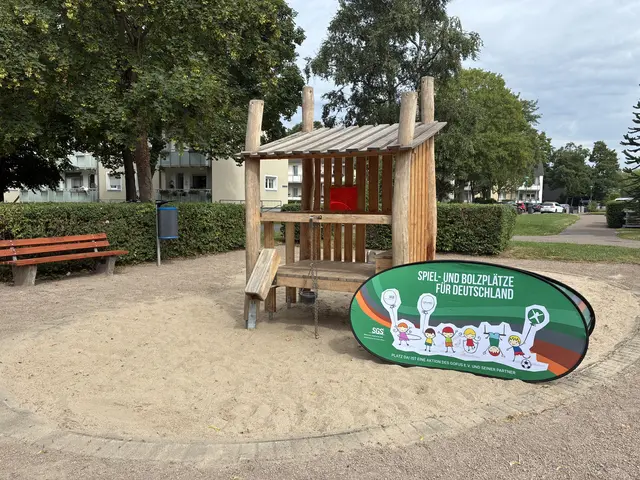Der Spielplatz an der Memeler Straße in Walsum hat jetzt deutlich mehr Spiel- und Aufenthaltsqualität.
Foto: Manfred Wenigmann
