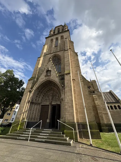 Ein markantes Bauwerk: St. Ludger in Neudrof.
Foto: Katholische Stadtkirche Duisburg
