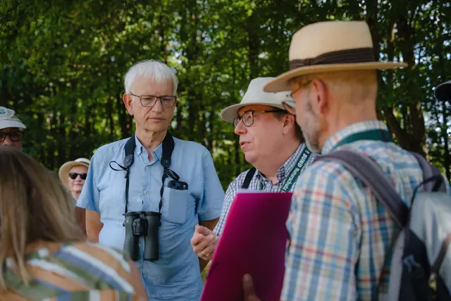 Jürgen Resch (links) im Gespräch mit Dr. Dietmar Kuhlmann (Mitte) und Dr. Peter Roth (rechts). | Foto: Fisima Tente Fotografie