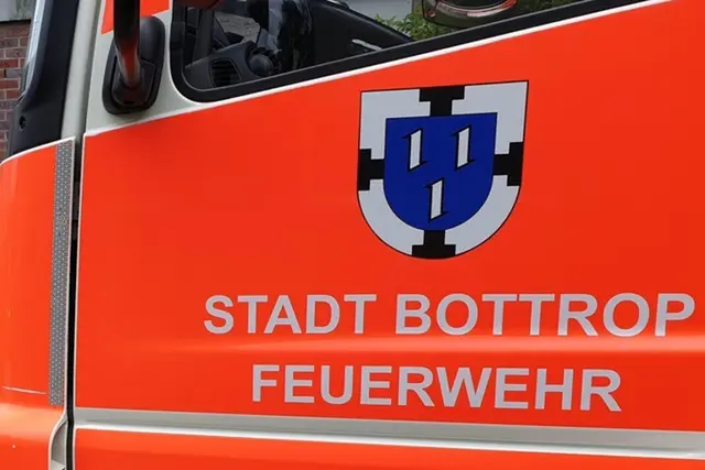 Wohnungsbrand in Bottrop-Grafenwald | Foto: Feuerwehr Bottrop