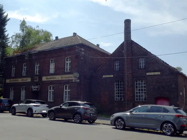 Gaststätte Haus &amp; Wacholder-Brennerei. Erbaut 1715, erneuert 1891 + 1951 | Foto: Siegmund Walter, 02.08.2026, 15:00 Uhr