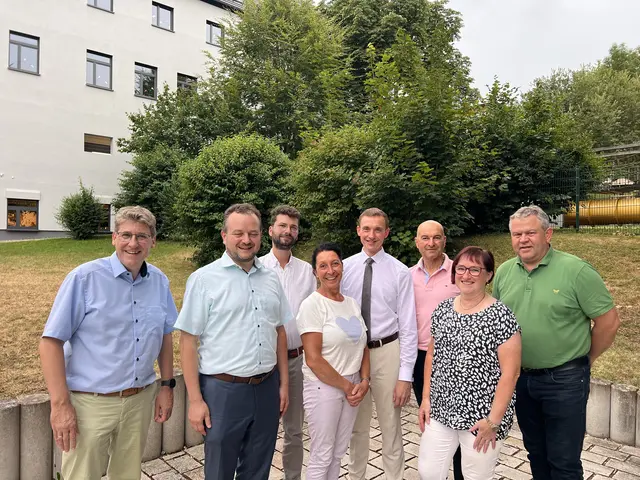 (Von links) Martin Brenner, Sebastian Rommel, Philipp Graef, Monika Riß, Christian Weng, Johann Selzle, Christina Scherer, Josef Seibold.                                                                                       | Foto: Musikschule Mindeltal