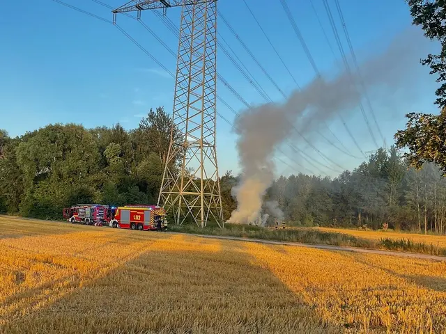 Rauchwolke bei brennenden Heuballen | Foto: Feuerwehr Dortmund