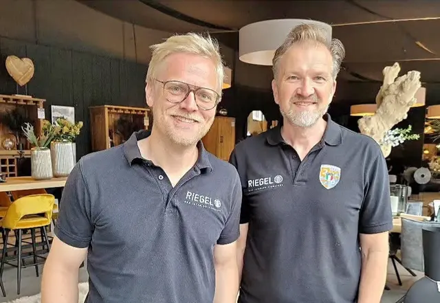 Bild Axel Schepers / V.r. Unternehmer Marc Riegel und Geschäftsführer Robert Soppe