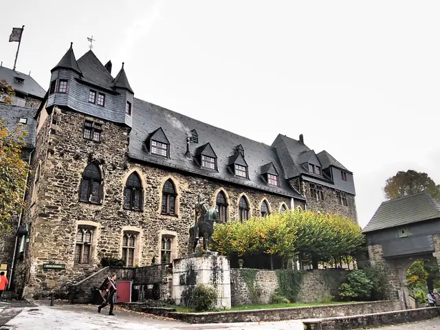 Schloss Burg in Solingen ist das Ziel der Sommerausflugs der Bonhoeffer Gemeinde.
Foto: ahundt/pixabay