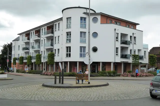Ferienwohnungen und Geschäfte im Haus am Duhner Kreisel.