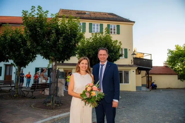 Geschäftsinhaberin Daniela Hartmann und Oberbürgermeister Frank Kunz | Foto: Jan Koenen - Stadt Dillingen