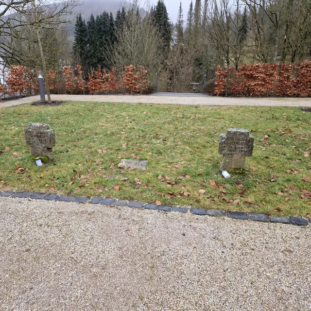 Soldatengräber in Hatzfeld