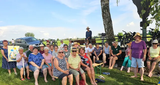 Besonders an heißen Sommertagen ist das Kneippecken ein Ort der Erfrischung und zur Gesundheitsförderung und findet großen Zuspruch bei allen Generationen. | Foto: Peter Heider
