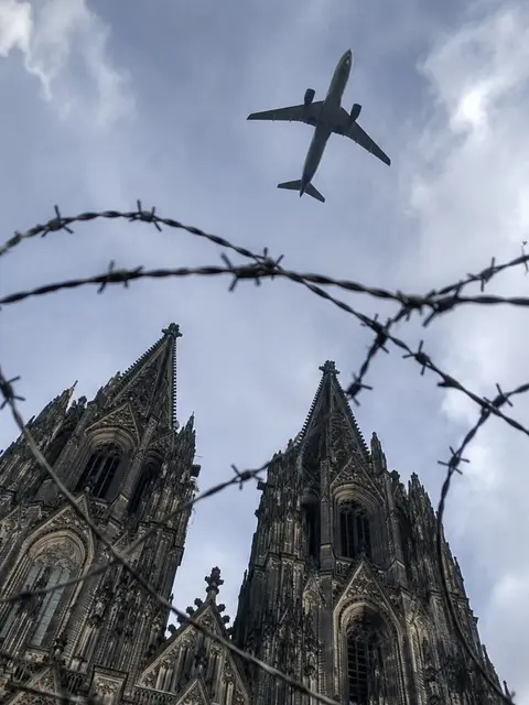 Die Kölner StadtGesellschaft KSG wird deutlich: Sollte die Stadt Abschiebungen im großen Stil verhindert haben, müssen drastische Konsequenzen Folgen  | Foto: Grafik Frei von Rechten Dritter