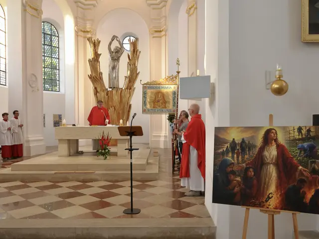 Feierlicher Gottesdienst am Afra-Fest in der vollbesetzten Wallfahrtskirche St. Afra im Felde.  | Foto: Achim Lüders