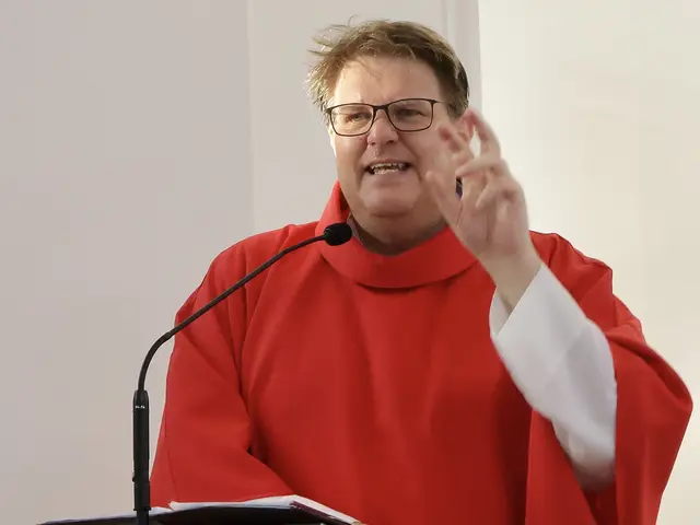 Afra verlor ihre Heimat, musste fliehen, verdingte sich, um zu überleben, und wurde hingerichtet, weil sie ihrem Glauben an Christus nicht abschwor.

Bis heute ist das das Schicksal viel zu vieler Menschen weltweit.   | Foto: Achim Lüders