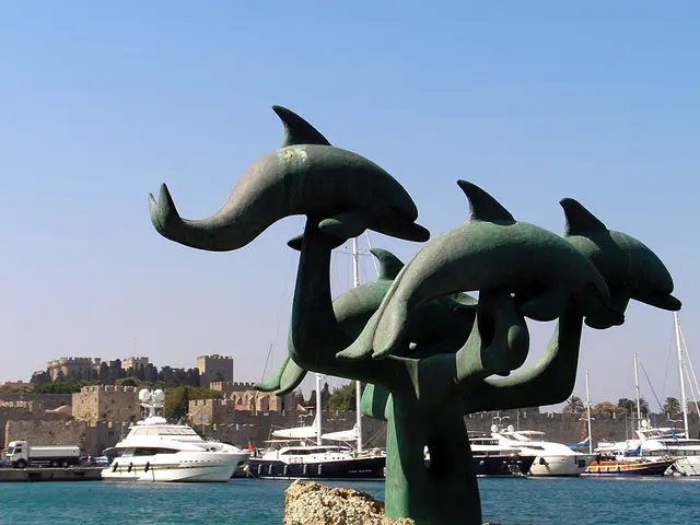 Annegret - 1 Punkt -  4 Delphine-Skulptur im Hafen von Rhodos, Bildhauer Kostas Neofytou