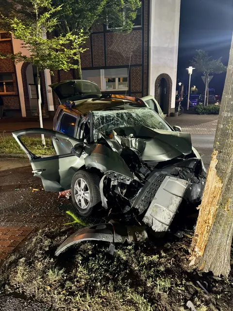 Bild, Text Feuerwehr Bocholt/ Verkehrsunfall auf der Blücherstraße - vier Verletzte
