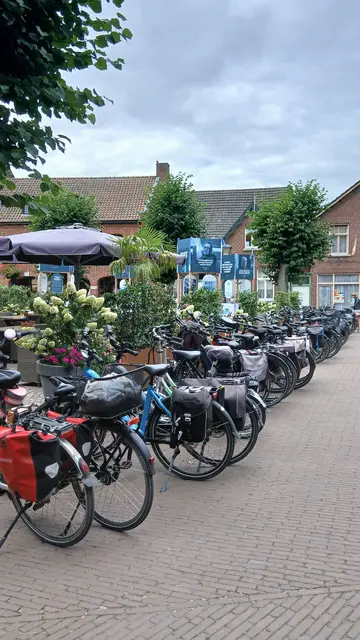 Parkende Fahrräder in Arcen (NL)  | Foto: Siegmund Walter, 07.08.2026