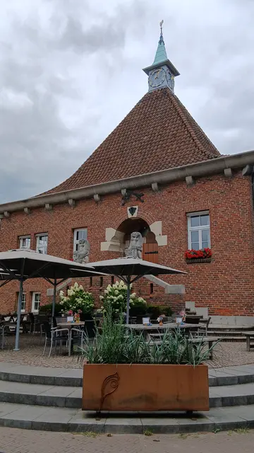 Ehemalige Rathaus im Ortskern von Arcen (NL) | Foto: Siegmund Walter, 07.08.2026