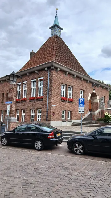 Ehemalige Rathaus im Ortskern von Arcen (NL) | Foto: Siegmund Walter, 07.08.2026