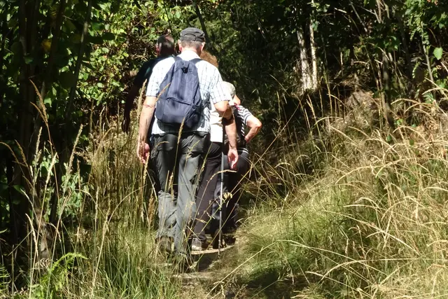 auf dem Weg zur Verlobungsurne