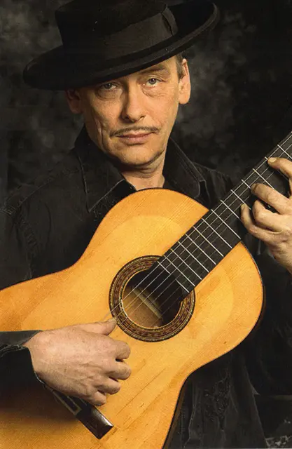 Felipe Sauvageon  (Spanien)
Aufgewachsen im südfranzösischen Umfeld der Familien Baliardo und Reyes – aus denen später die Gipsy Kings hervorgingen –, verkörpert Felipe Sauvageon den Camargue-Flamenco wie kaum ein anderer. Als Gitarrist und Sänger begleitete Felipe Sauvageon seit Jahrzehnten zudem Flamenco-Tänzerinnen und Tänzer auf Bühnen in Spanien, Mexiko, Ägypten und ganz Europa.  | Foto: Foto vom Künstler zur Veröffentlichung genehmigt