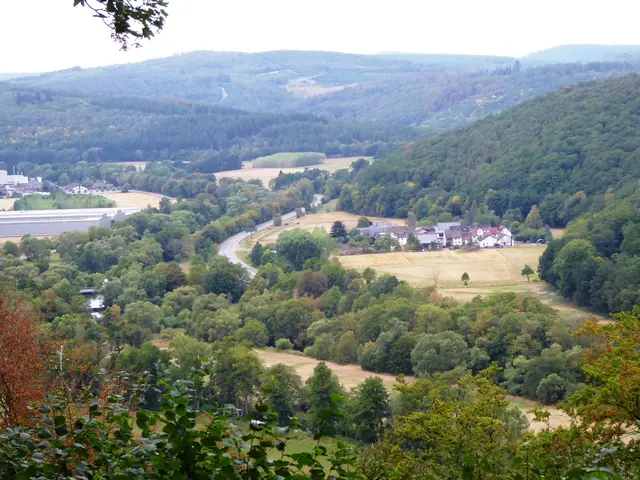 Sonntagsbilder 2026-32b, Blick von Naumans Hütte ederaufwärts, 09.08.2026.