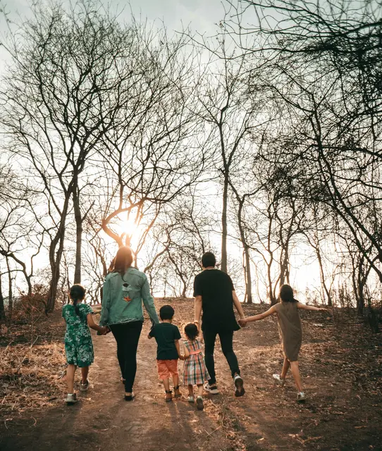 Tag der Söhne und Töchter  | Foto: Unsplash / Orlando Allo