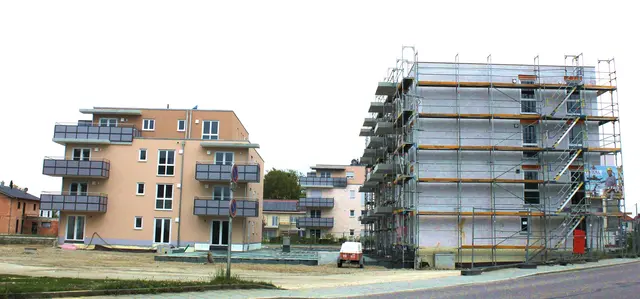 In Meitingen wird derzeit viel gebaut, denn der Bedarf an Wohnungen ist nach wie vor weiter steigend. | Foto: Peter Heider