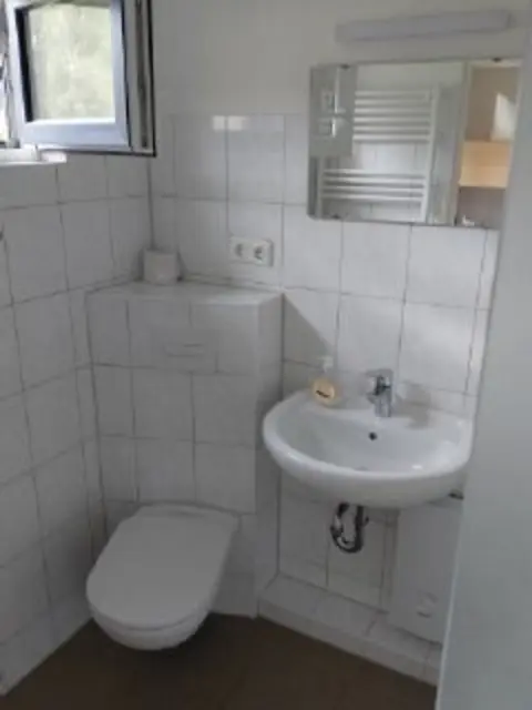 Bad im 4-Bettzimmer