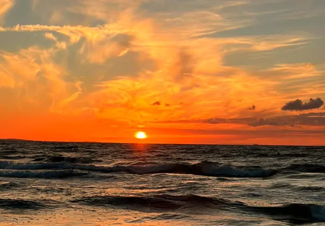Ein farbenprächtiges Abendrot am Horizont | Foto: Marie Paltian 
