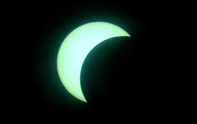 Eine Sonnenfinsternis mit 86 Prozent Bedeckung ist schon ein besonderes Himmelsereignis. Aber welche Zutaten braucht man dazu? Jedenfalls einige. | Foto: Christel Wolter