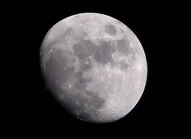 Dazu einen Mond, damit der sich vor die Sonne schieben kann. | Foto: Christel Wolter