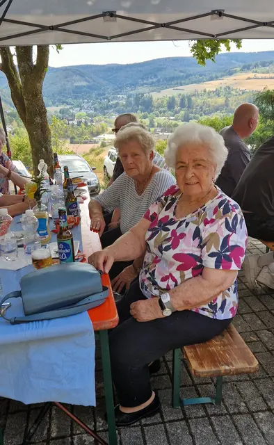 Auch Erika Petri mit 91 Jahren gerne in Gesellschaft