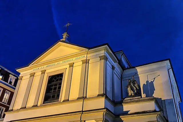 Stresa: Sant' Ambrogio | Foto: Copyright Margot Klütsch