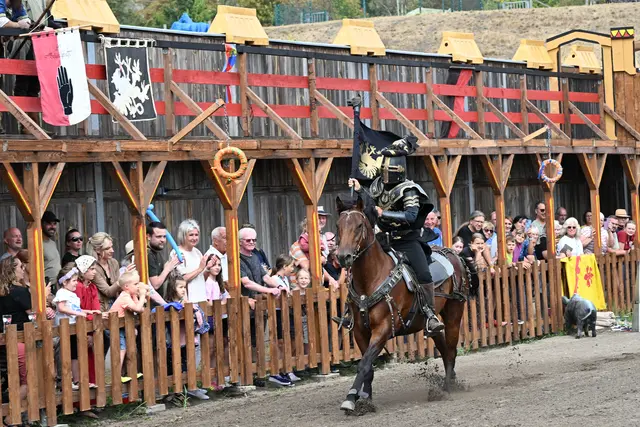 Auf vier Tage erweitert wurde der Pferdemarkt, der an die Wurzeln der Cranger Kirmes erinnert. An dieser Erweiterung soll auch im kommenden Jahr festgehalten werden.  | Foto:  Björn Koch / Stadtmarketing Herne