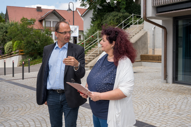 Dasings 1. Bürgermeister Andreas Wiesner im Gespräch mit myheimat-Reporterin Sabina Scherer | Foto: FSeventfoto