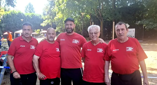 Das Team aus Wanne-Eickel bei der Deutschen Meisterschaft im Minigolf in Bottrop v.l.: Chris Kougioumtzidis,  Peter Lischewski, Kevin Radestock, Heinz Pribyl, Reinhard Mahn.