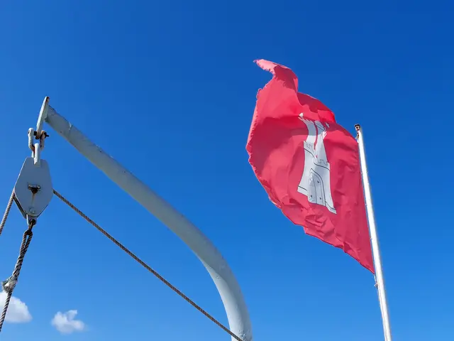 Die Cap San Diego ist auch ein Wahrzeichen Hamburgs.