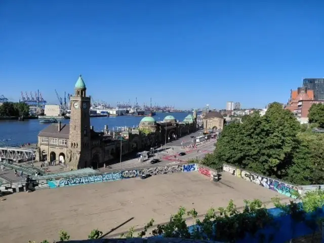 Blick zum Hafen Richtung Alter Elbtunnel