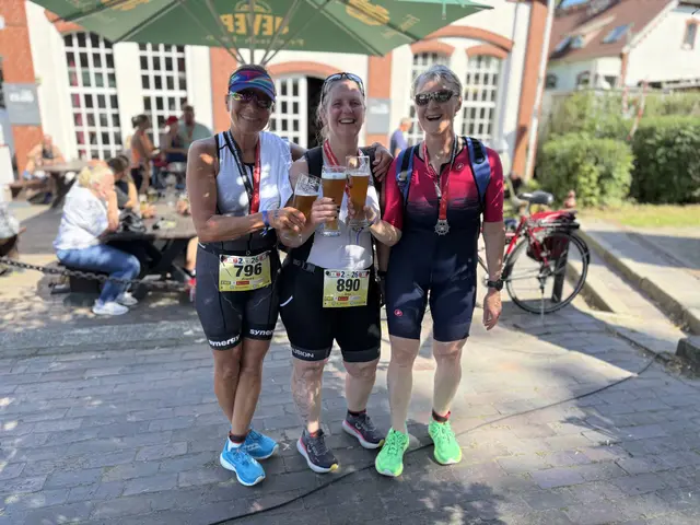 Isotonische Belohnung nach dem Wettkampf für Frauke Albrecht, Anja Kahle und Katrin Balke