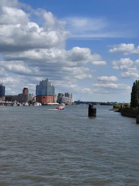 Die Elbphilharmonie im Blick.