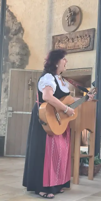 Erna Dirschinger Solo