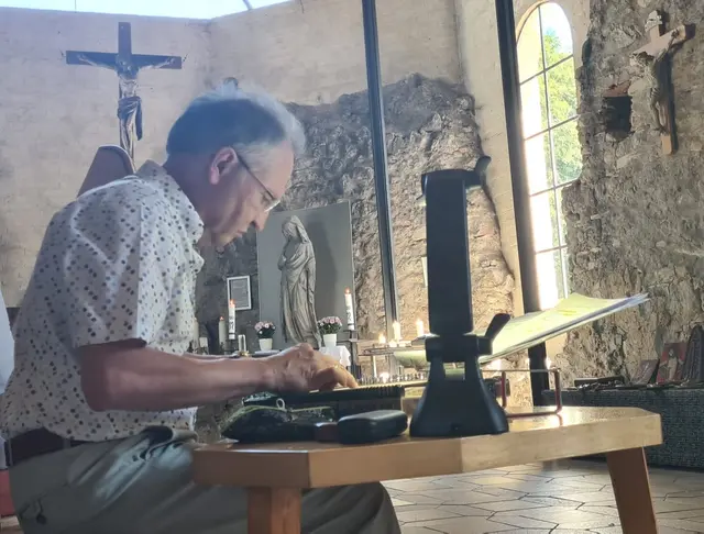 Uwe Schmid und seine singende Zither