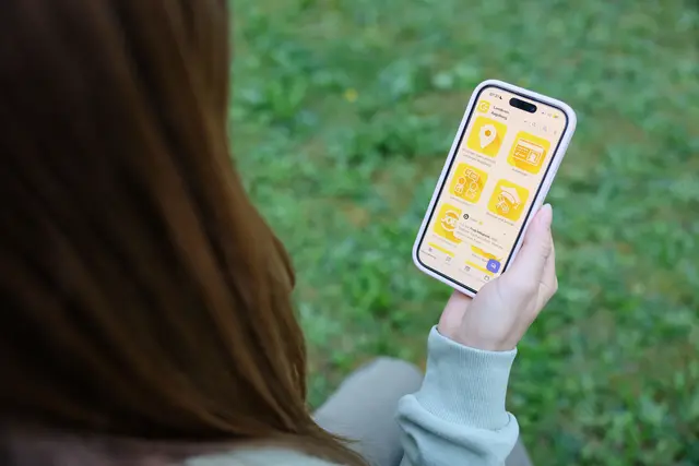 Der neue Suchassistent in der Integreat-App erleichtert Neuzugewanderten im Landkreis Augsburg die Nutzung. | Foto: Julia Pietsch