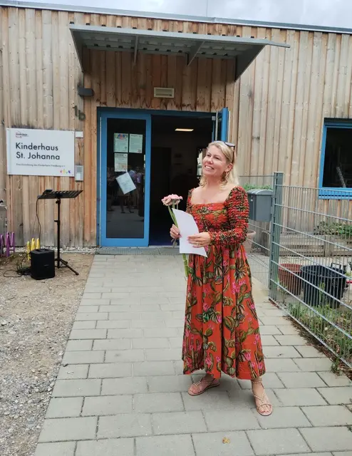 Doris Friedrich Fendt, Leiterin des Kinderhauses St. Johanna, dankt dem Team, den Eltern und Kindern für die gute Gemeinschaft, die auch nach dem Umzug bleiben wird