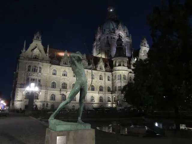 Der Bogenschütze vor dem Rathaus