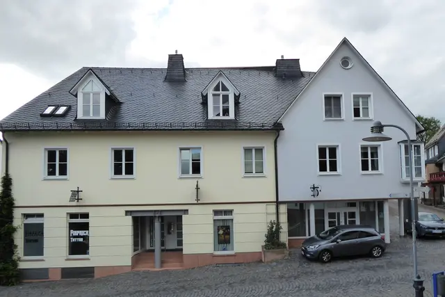 Sonntagsbilder 2026-34, Wohn- und Geschäftshaus Hauptstraße 49, 23.08.2026.