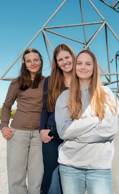 ELE Junior Akademie 2026 Mit dabei sind Charlotte aus Bottrop (Westville, Nova Scotia, Kanada), Detje aus Gelsenkirchen (Cornwall, Ontario, Kanada) und Marlena aus Gladbeck (Duluth, Minnesota, USA). | Foto: Emscher Lippe Energie GmbH
