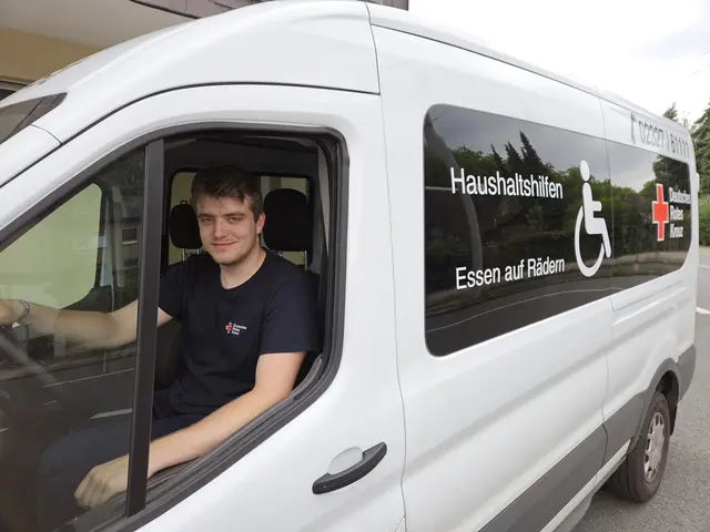 Freiwilligendienstleistenden Nico Calmund der früher ebenfalls neben seinem Dienst auch im DRK-Ehrenamt aktiv war.  | Foto: DRK-Kreisverband Wattenscheid e.V.